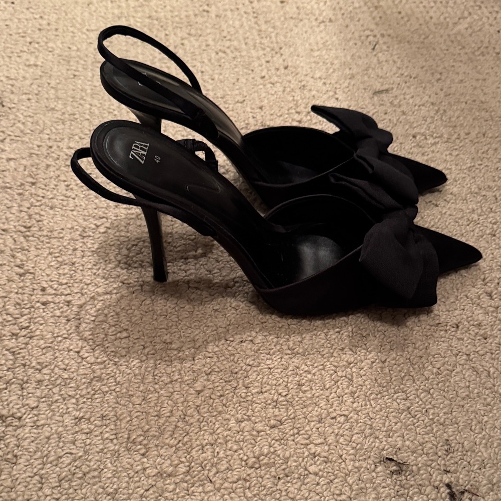 Zara Women's Black Heels with Bow - Picture 2 of 2